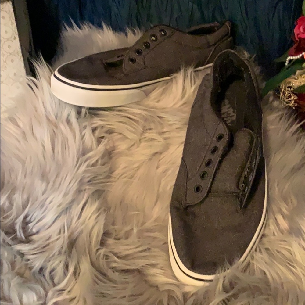 Men’s size 9.5 dark gray Vans